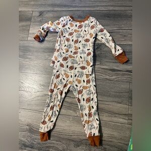 🌱🦢4 FOR $15!🦢🌱 Caden lane Sports Themed Pajama Set